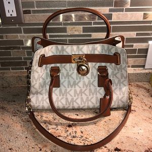 Michael Kors Hamilton Logo In Vanilla